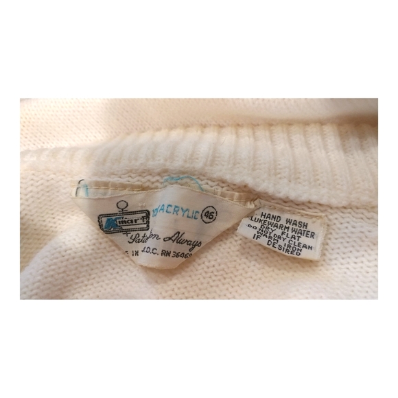 Vintage Kmart Flower Button Cardigan Sweater - Picture 4 of 4